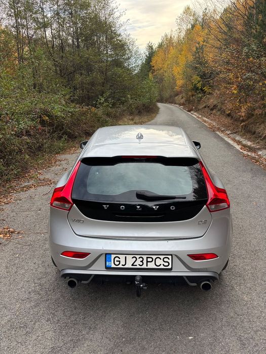 Volvo V40 R-design/120 cp/2016