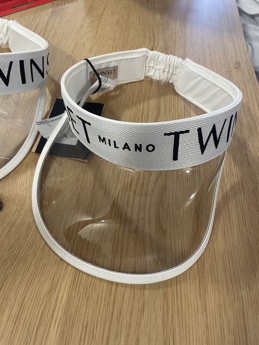 Twinset козирка 2бр.
