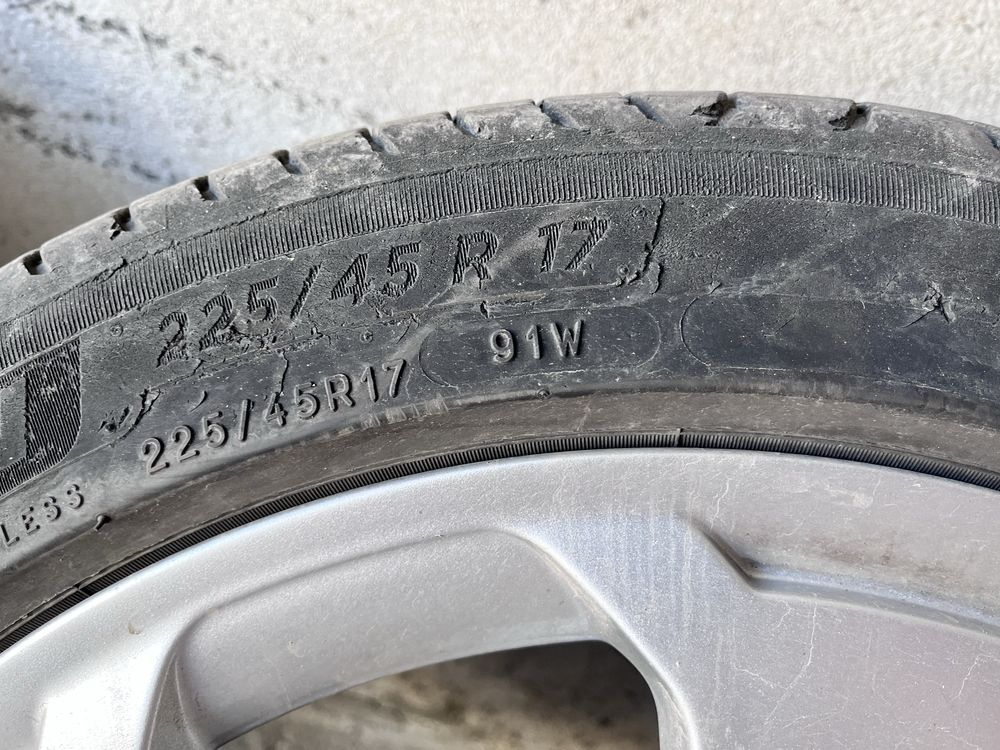 Продавам оригинални  джанти R17 5/112за Audi A3 8p