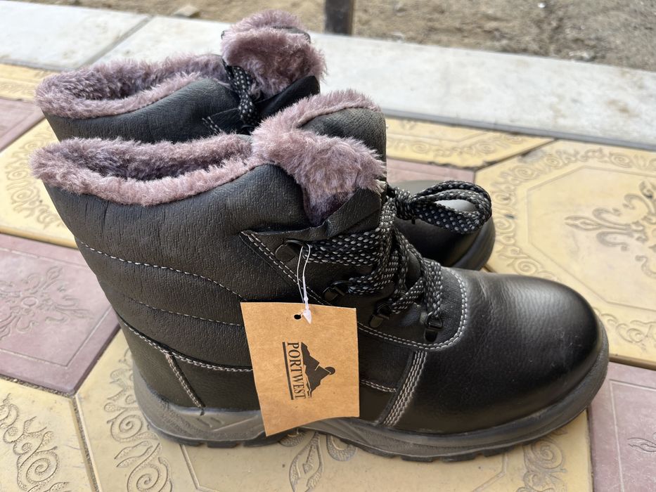 Зимний обувь спецботинка