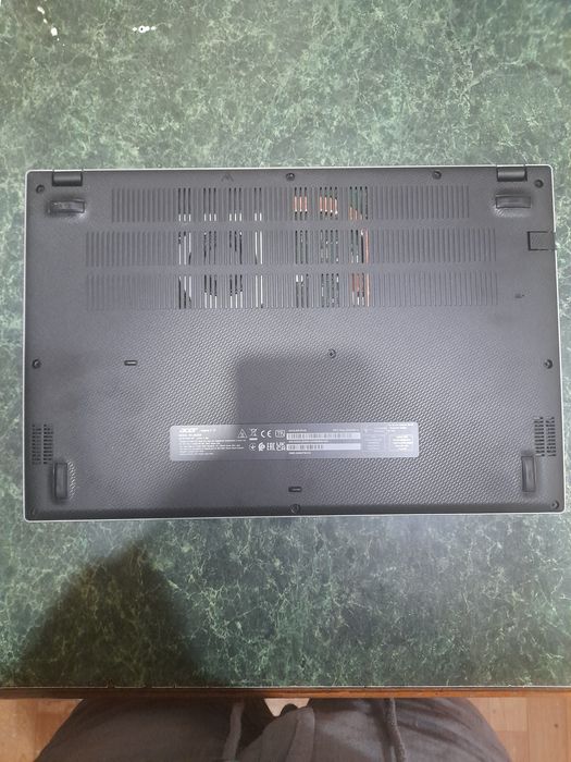 Ноутбук новыйaser