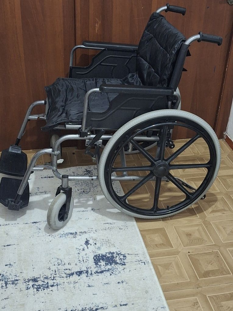 Инвалидная коляска