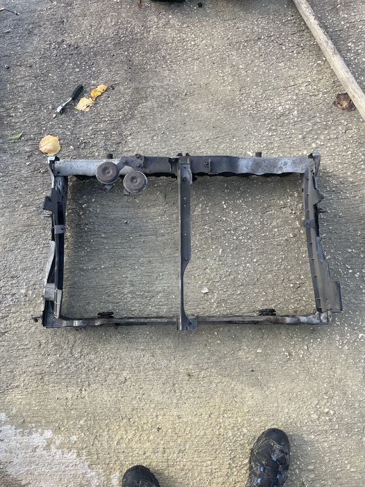 Очиларка тойота авенсис т27