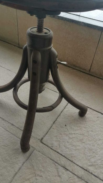 scaun taburet pian rotativ lemn curbat thonet