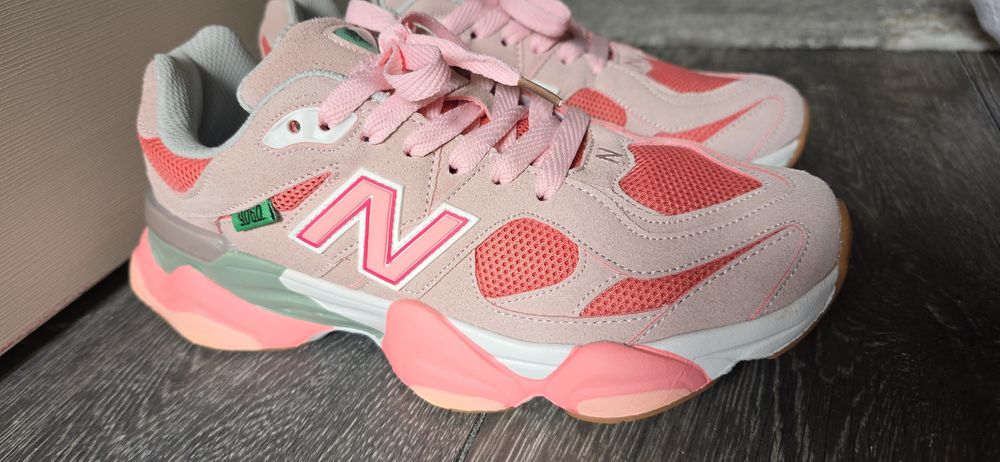 New Balance 9060 Pink