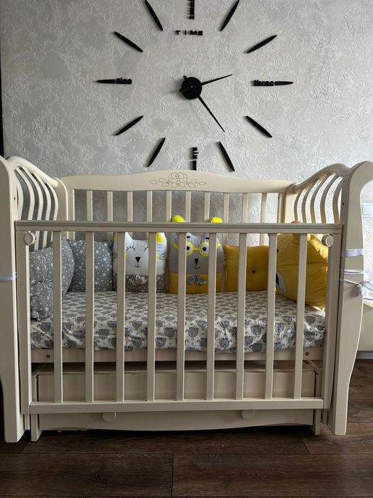 Продам детскую кроватку