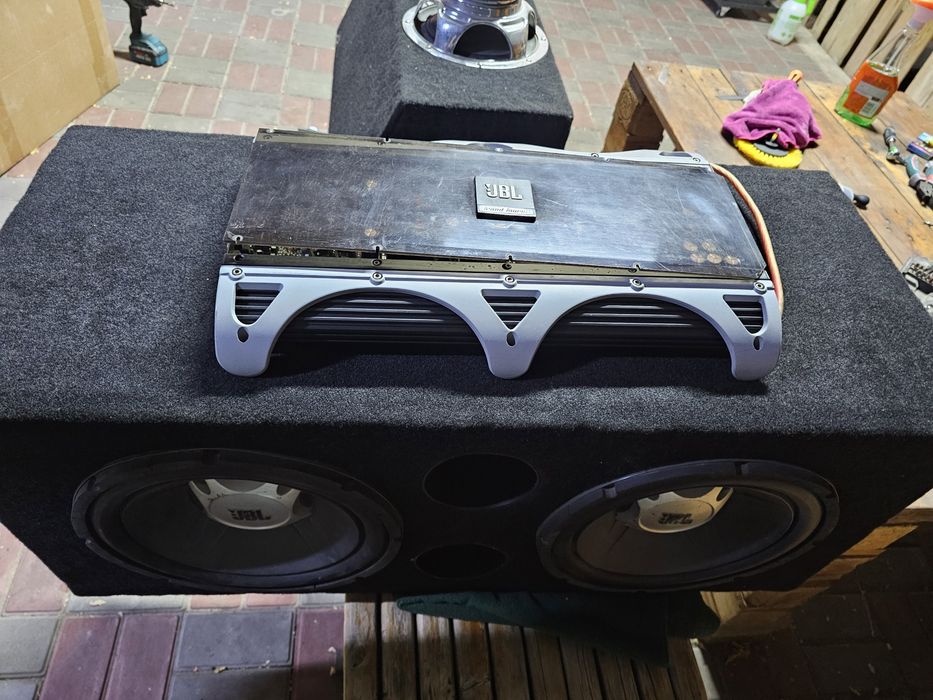 Продам JBL сабвуфер