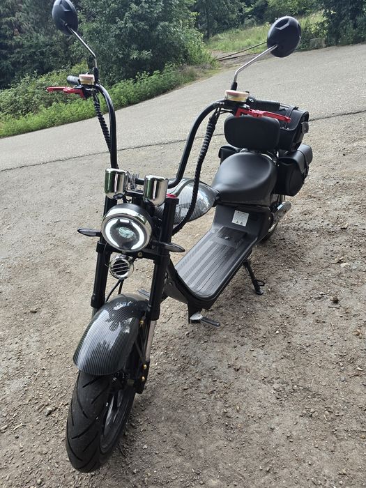Scuter electric MH3 Carbon 4000W brushless. Viteza 85km/h. Autonomie
