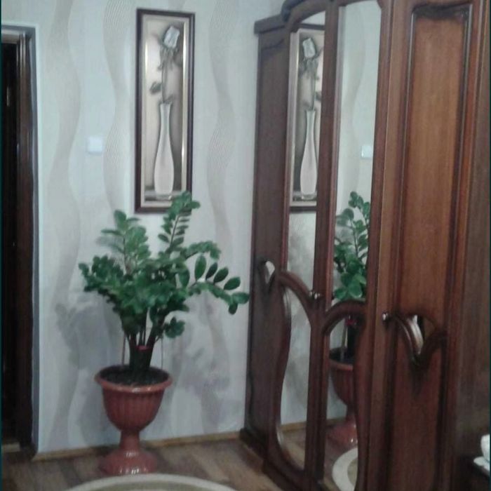 Продам 3х комнатную квартиру с мебелью.