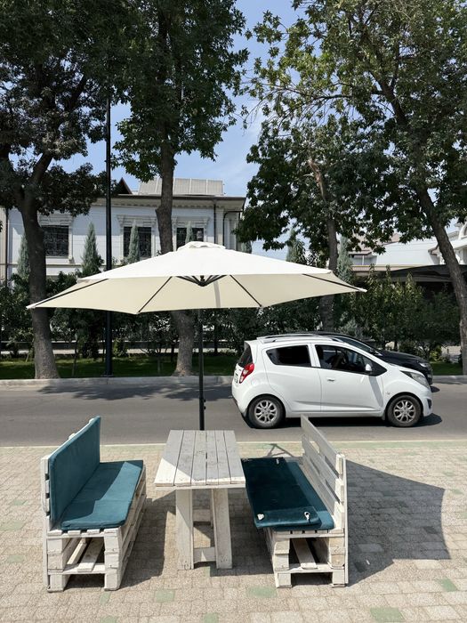 Зонтик стол стул комплект сотилади