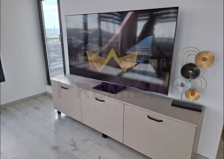 Дава се под наем Тристаен апартамент в Варна, Център - 95 кв.м за 800 € - Снимка #7