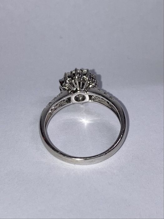 Inel aur alb 18kt.cu safir si diamante