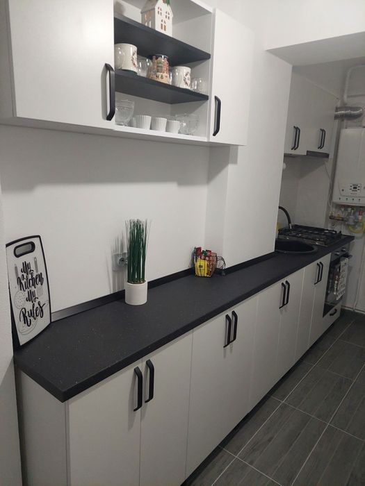 Închiriez garsoniera