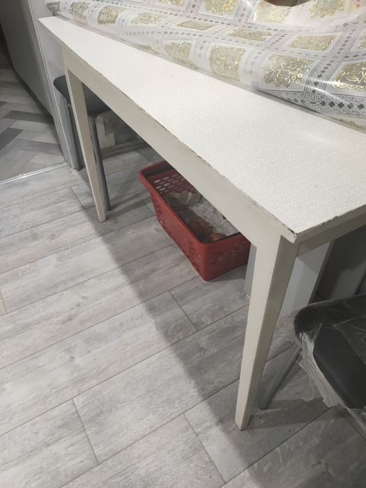 Продам кухонный стол