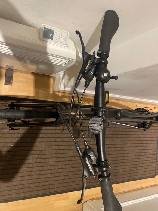 Bicicleta specialized Sirrus stare excelenta (furca carbon)