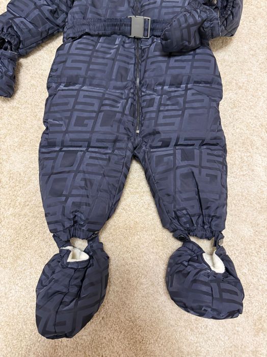 Космонавт GUESS чисто нов!