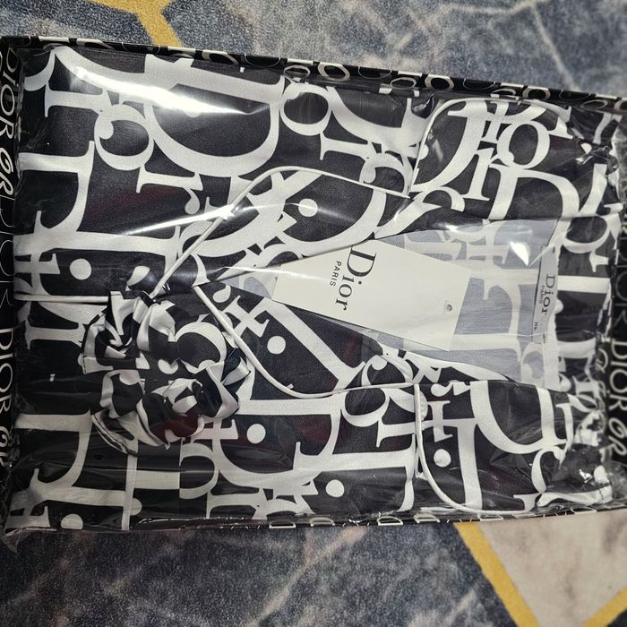 Pijamale satin la cutie