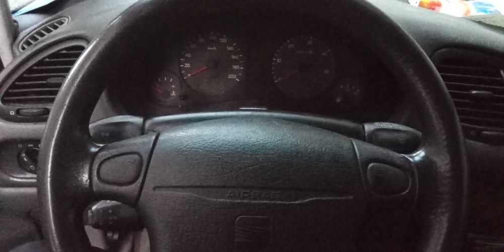 Ван Seat Alhambra