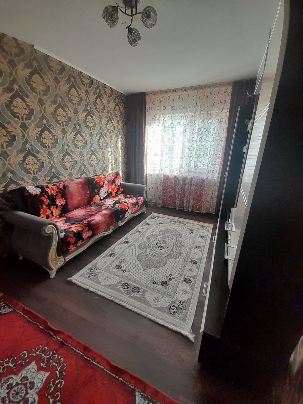 Vand apartament cu 3 camere