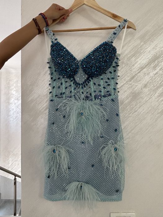 Rochiță albastra cu pietre si pene