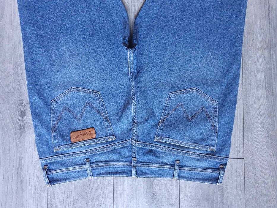 Blugi WRANGLER "Texas" (Stretch) - Marime W40 L32 (Talie 106 cm)