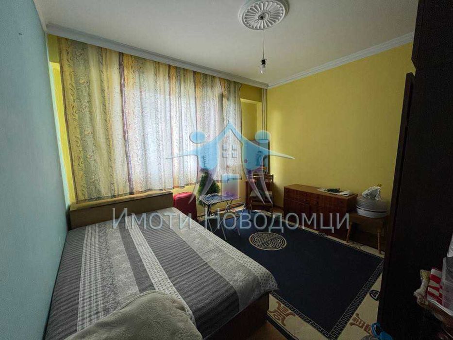 Продава се Тристаен апартамент в Шумен, Пазара - 80 кв.м за 1180 €/кв.м - Снимка #2