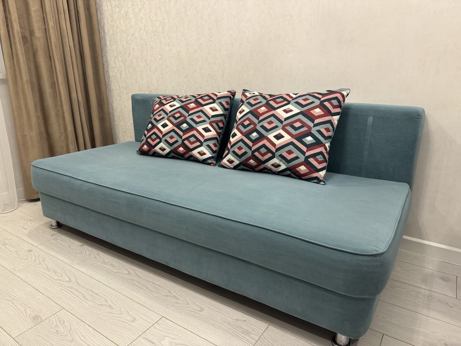 Раскладной диван б/у