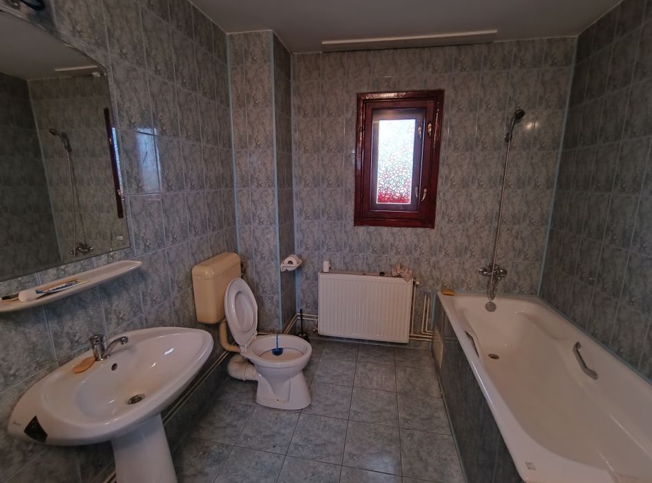 Casa Parcul Carol central p+2 plus 3 anexe si garaj. 206.72 utili