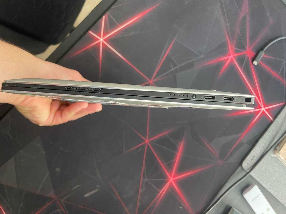 Dell XPS 9305 / Core i7-1165G7 / 16 GB RAM / 512GB SSD - touch screen