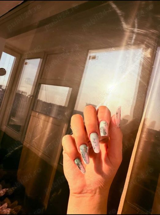 Unghii cu gel sector 3, Titan