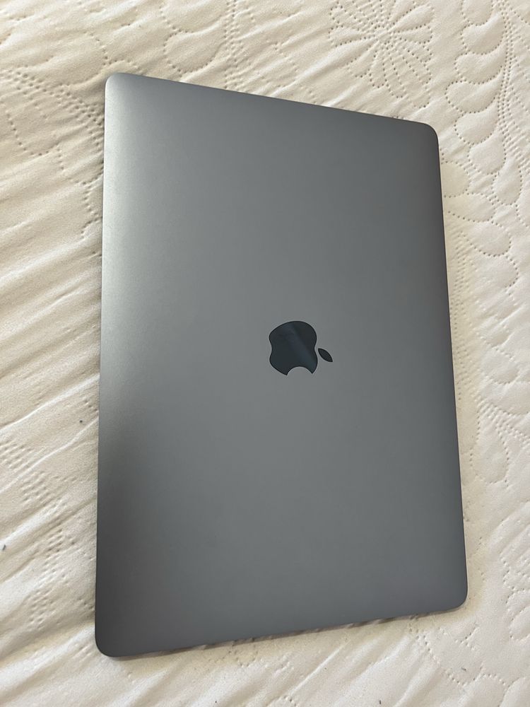 MacBook Pro 13-inch M1 2020 8gb 512 ssd