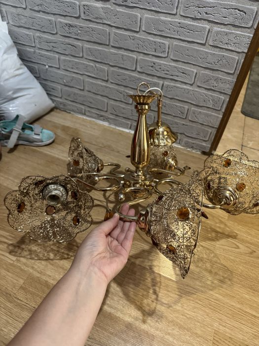 Продам 5 ти рожковую люстру