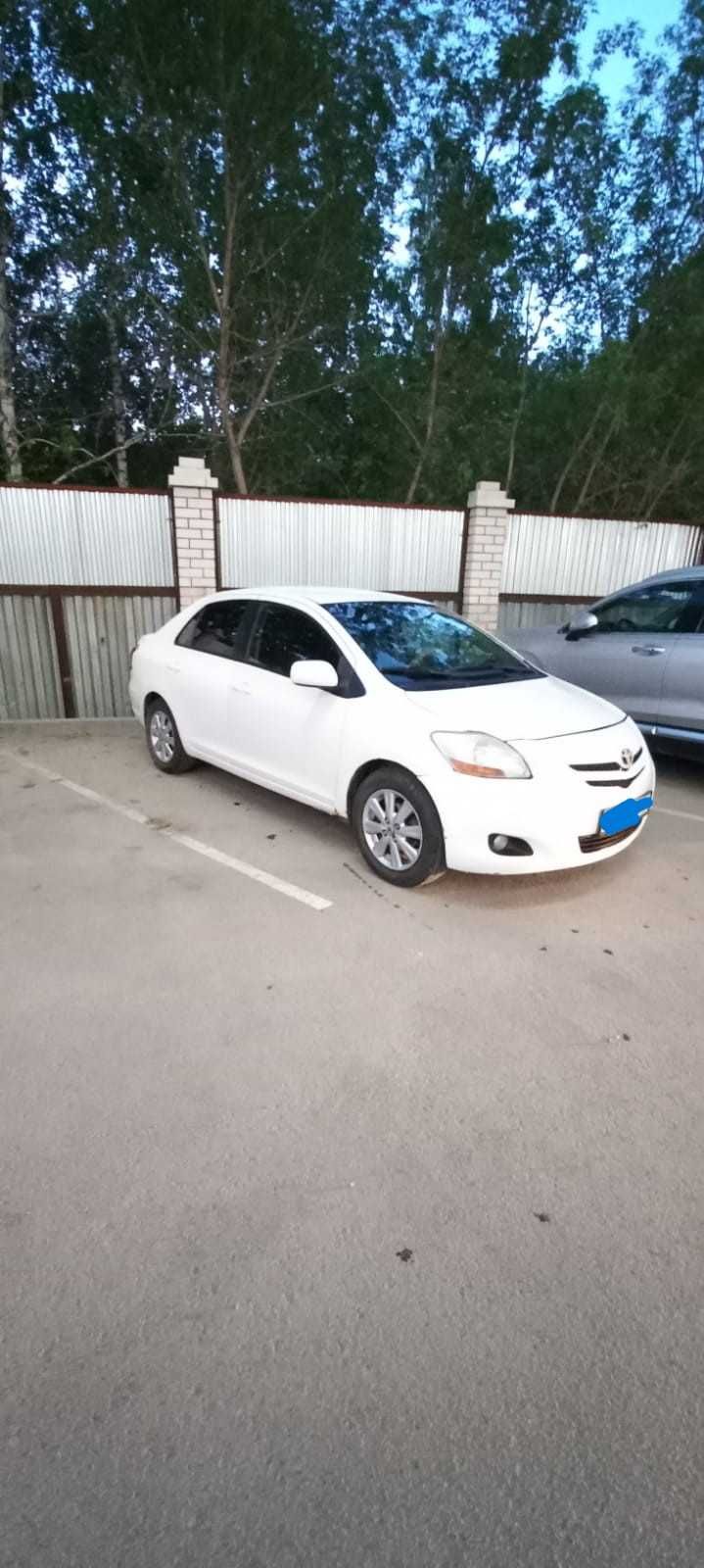 Автомобиль Toyota Yaris 2009