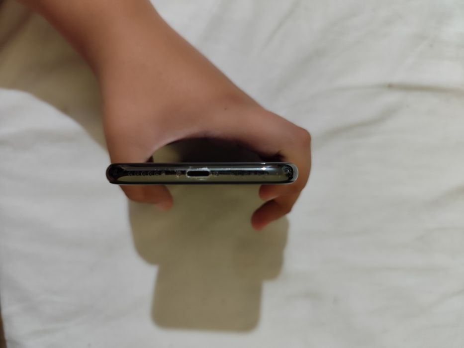 Iphone X 64gb  с подарък калъф
