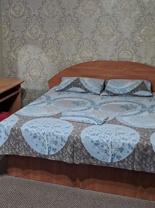 Продам кровать 2-х спальная без матраса