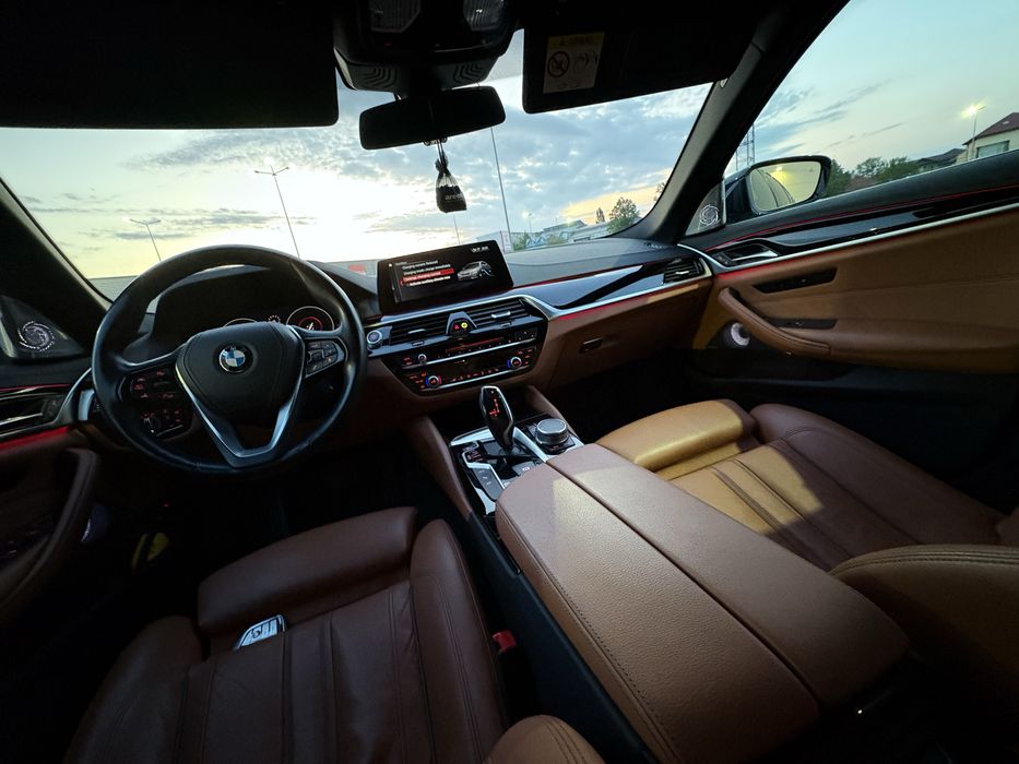 Bmw Seria 5 G30 530e iPerformance / B&W / Distronic / Gesture /Camere