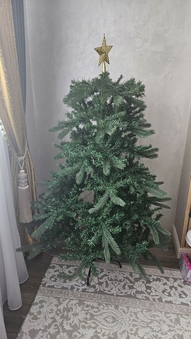 Продам елку искуственную