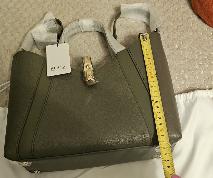 Geantă Furla 



Furla
Goccia S Tote Shoulder Bag Sage