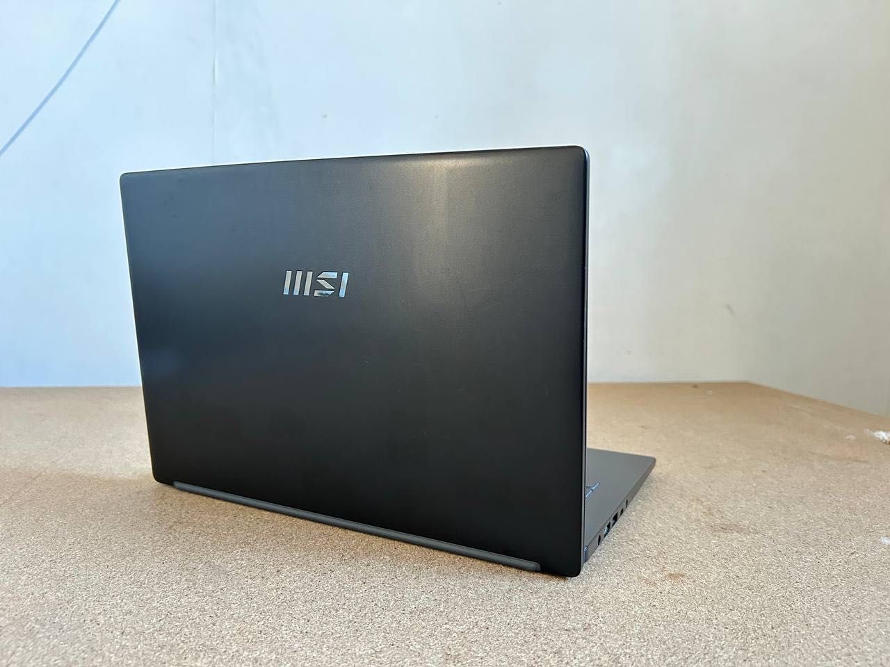 MSI Modern 14 C7M