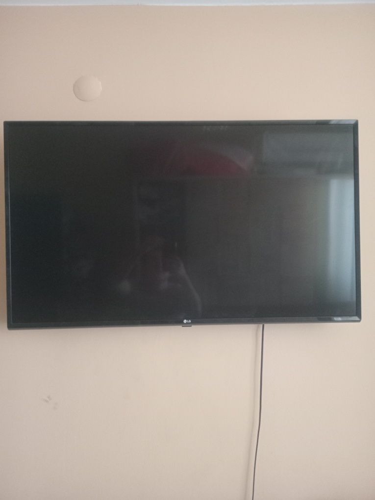 LG смарт телевизор 43