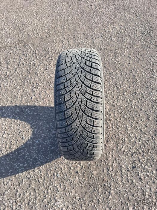 Шины зимние в хорошем состоянии шипы