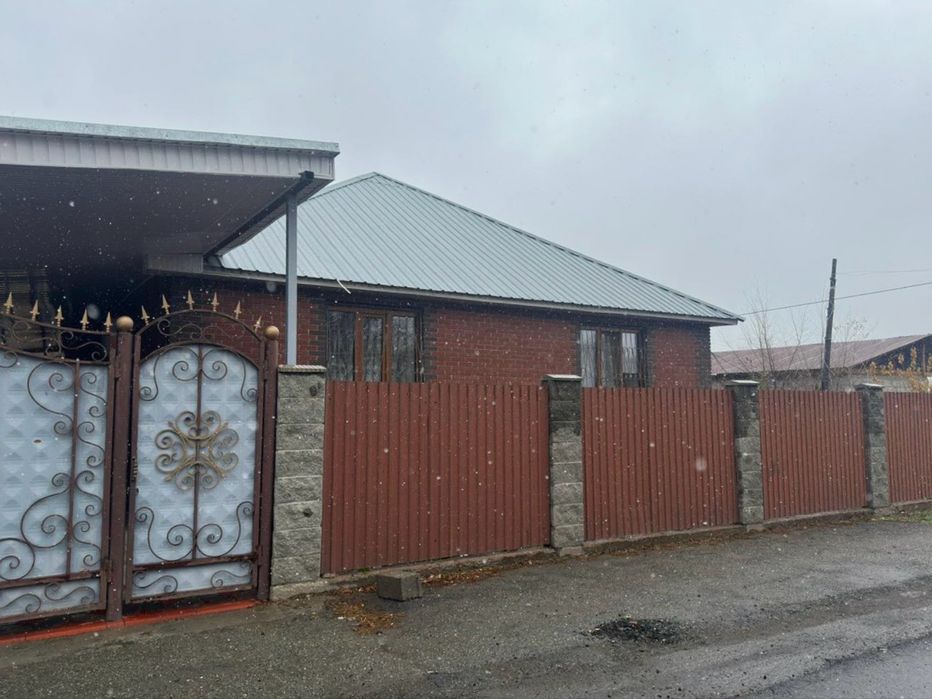 Большой дом с участком 40 соток