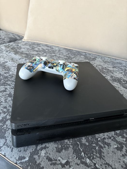 playstation 4 с 4 играми+ бесправодная зарядка