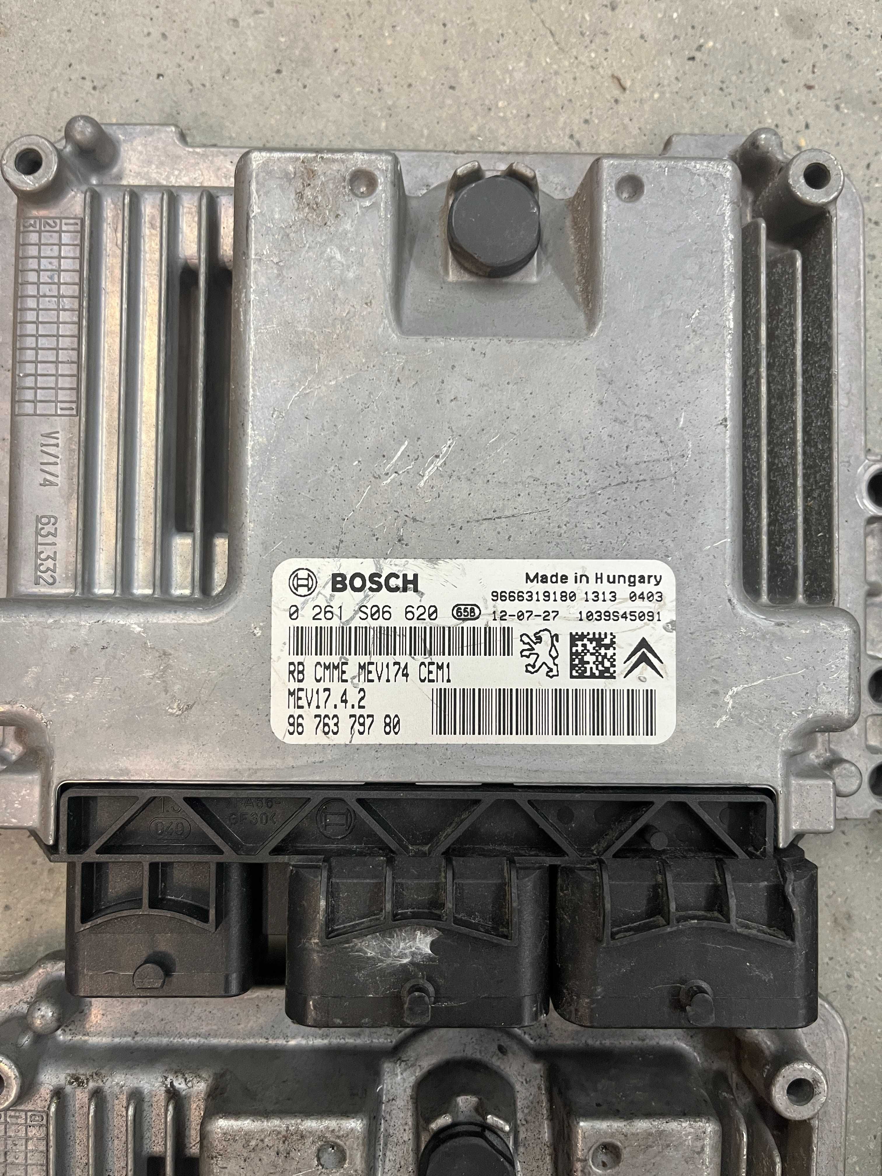 Компютър двигател ECU BOSCH MEV17.4.2 Peugeot Citroen