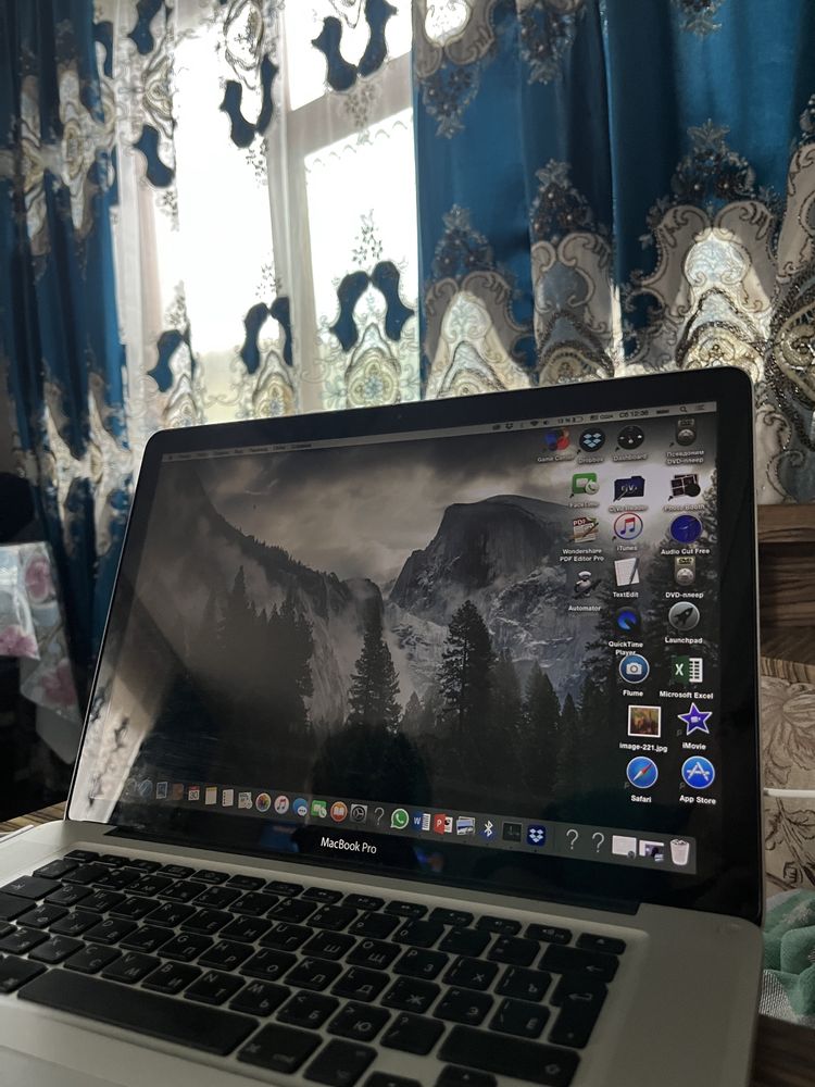 MacBook Pro (Mac OS X )