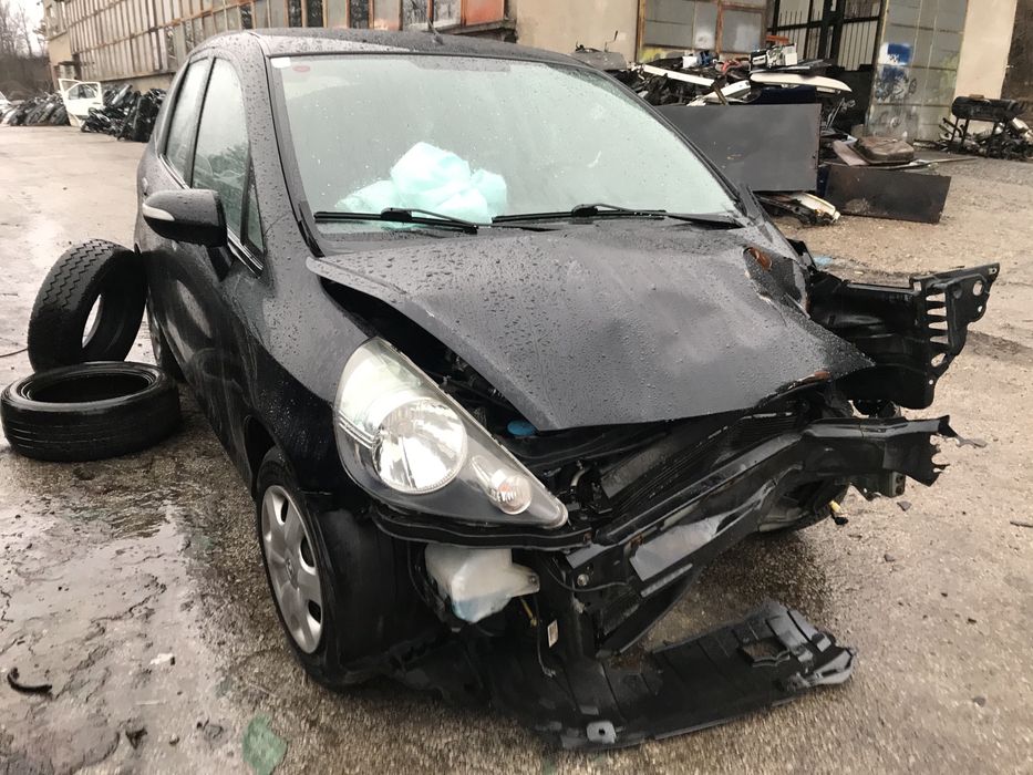 Honda Jazz 1.4i 83к.с facelift черна на части