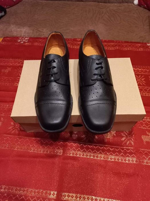 Продавам мъжки обувки