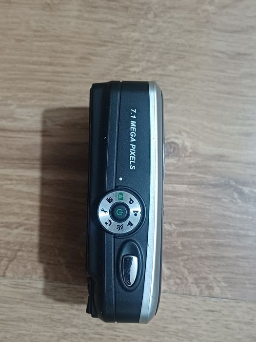 Aparat foto digital Ricoh Caplio RR770
Este perfect functional
Foloses