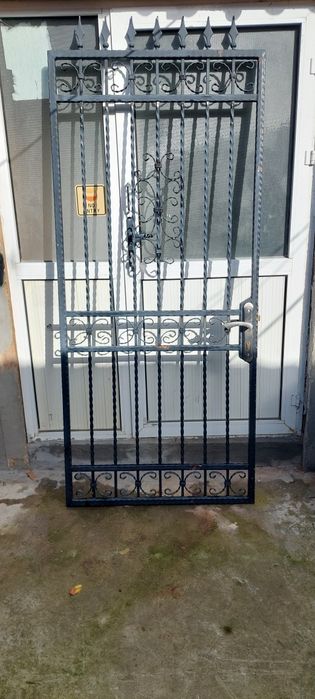 Vând poartă pietonală!