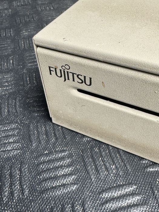 Продавам каса fujitsu